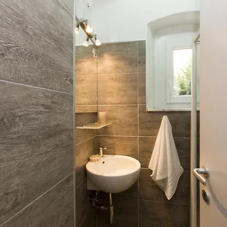 Le Farfalle بيت ضيافة 3*